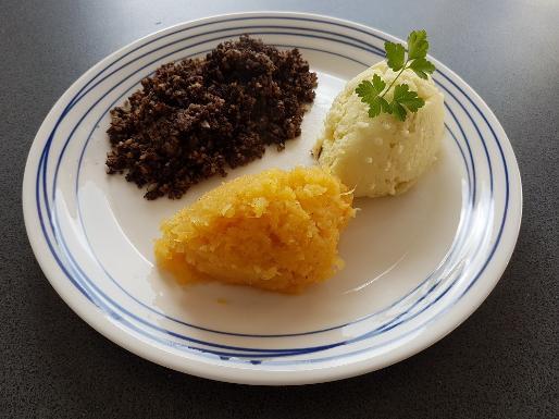 Plate of haggis, neaps and tatties