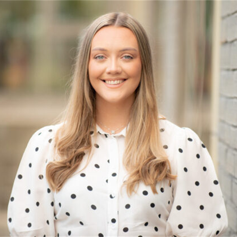 Headshot of UHI Alumni, Aimee Stephen